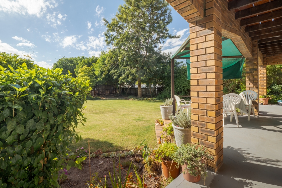 4 Bedroom Property for Sale in The Island Western Cape